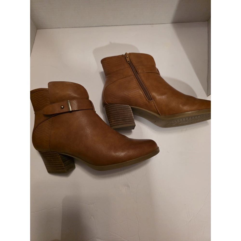Womens‎ Bare Traps Launa Bootie. Laser Cut Design W/ Crisscross Straps Buckle...